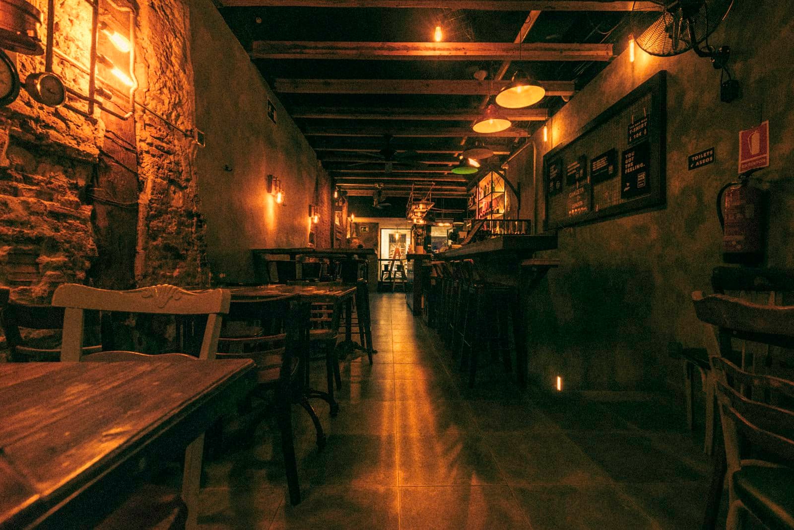 Gemütlicher Gastraum der Osteria
